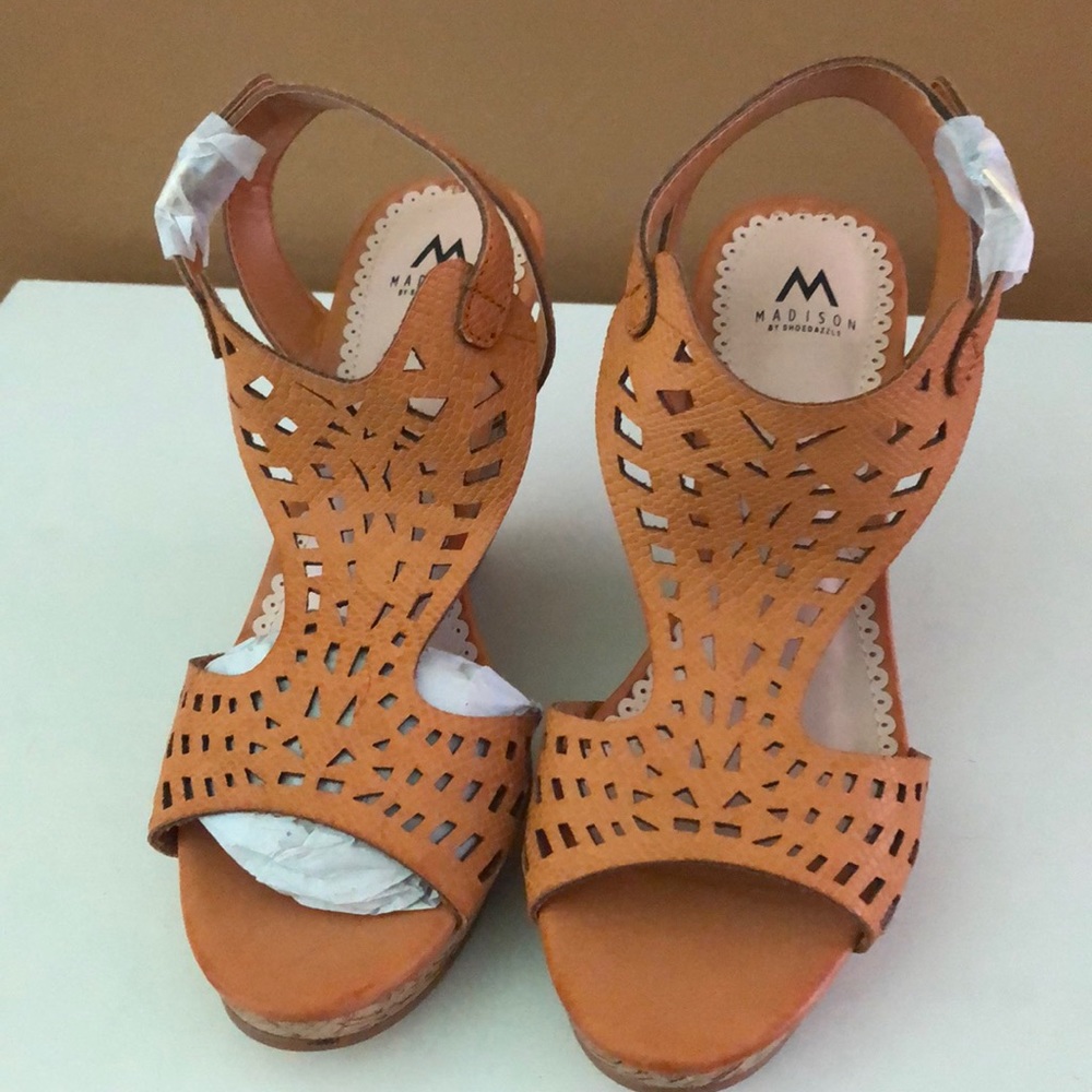 Sandals - Picture 2 of 5